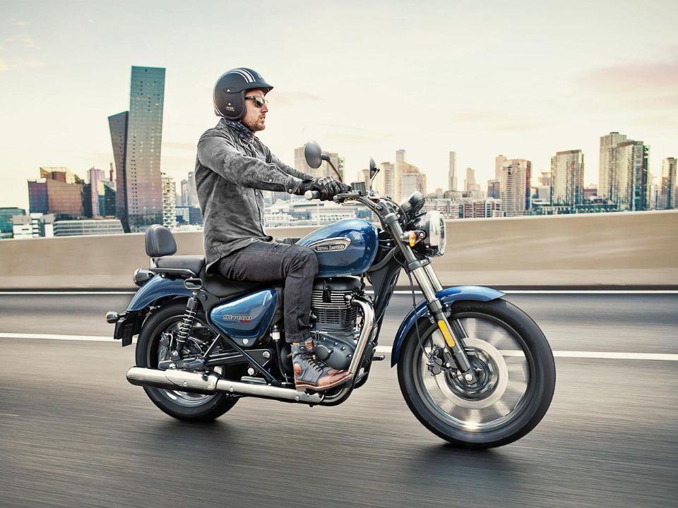 Meteor 350 é opção de mobilidade urbana com estilo clássico